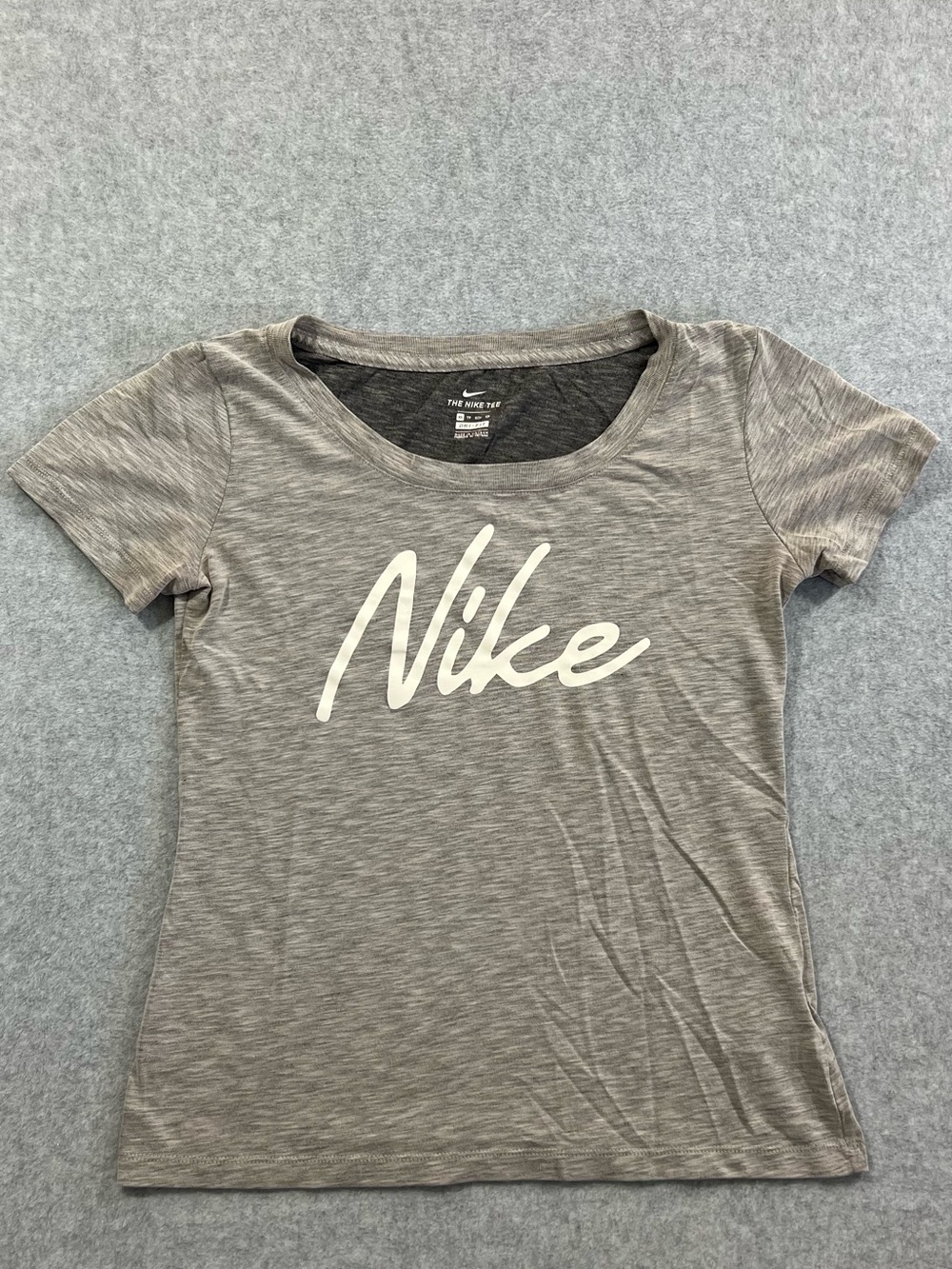 The Nike Tee Grey Short Sleeve T Shirt Size XS